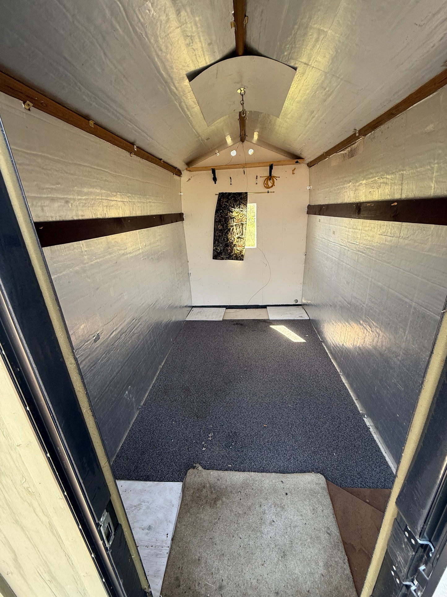 Ice Fishing House insulated